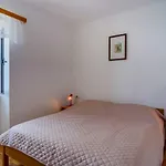 Apartments Valun Valun