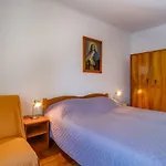 Apartments Valun Valun