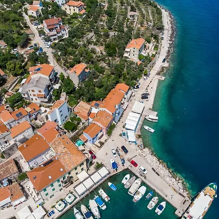 Apartament Apartments Valun Valun
