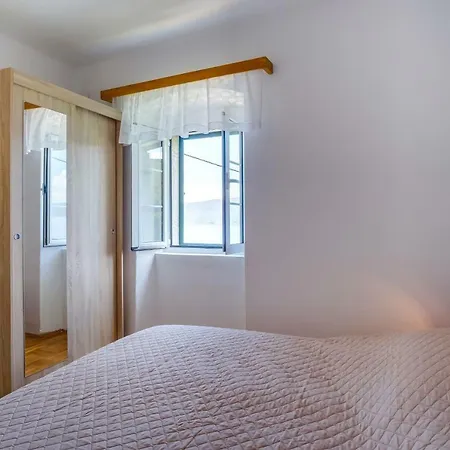 Apartament Apartments Valun Valun