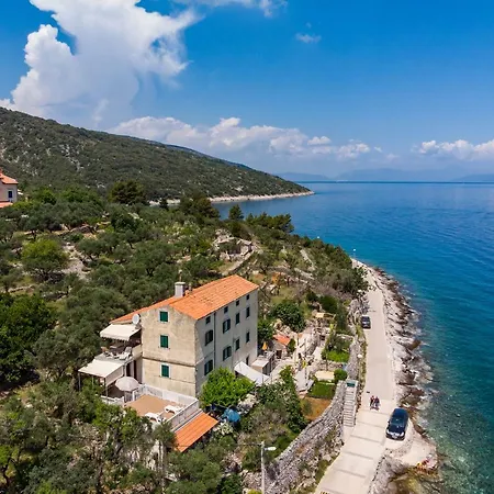 Apartments Valun