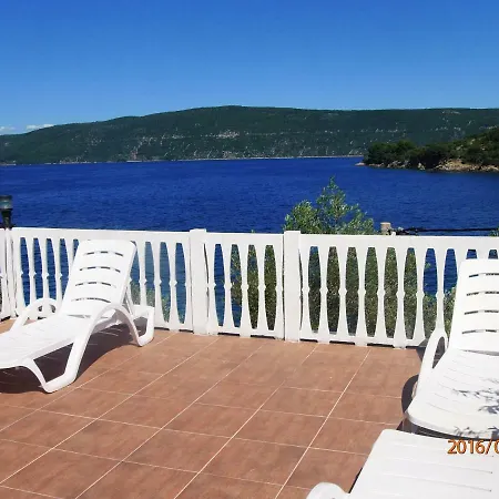 Apartments Valun Appartamento
