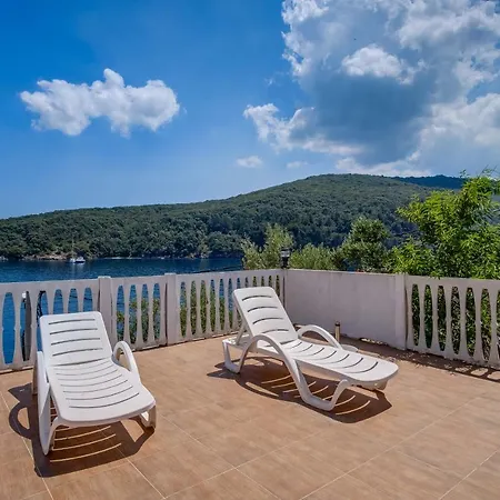 Apartments Valun Appartamento *